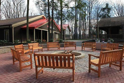 The Biggest Loser Resort Niagara Java Center 外观 照片